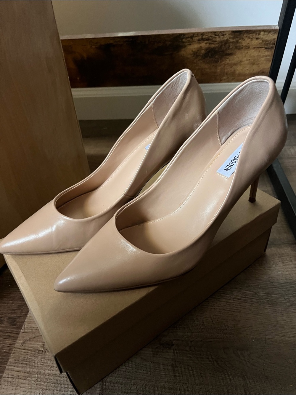 Steve Madden Blush Beige Pointed-Toe Leather Pumps Luiza Nude Lea